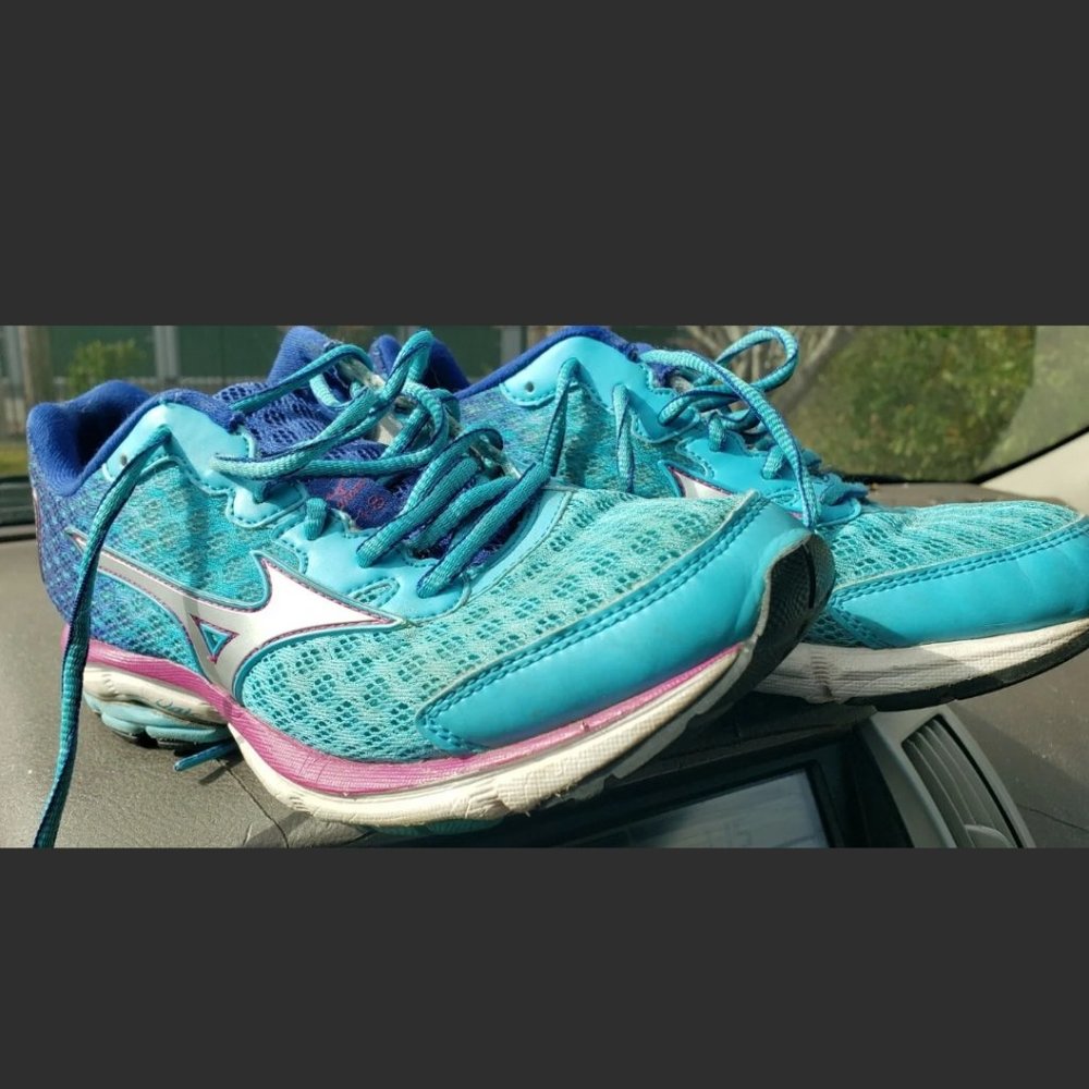 Mizuno Wave Rider 18